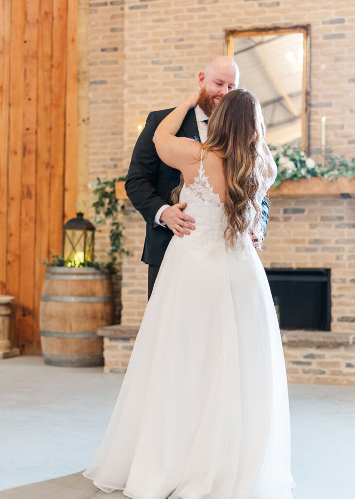 bride and groom dancing 