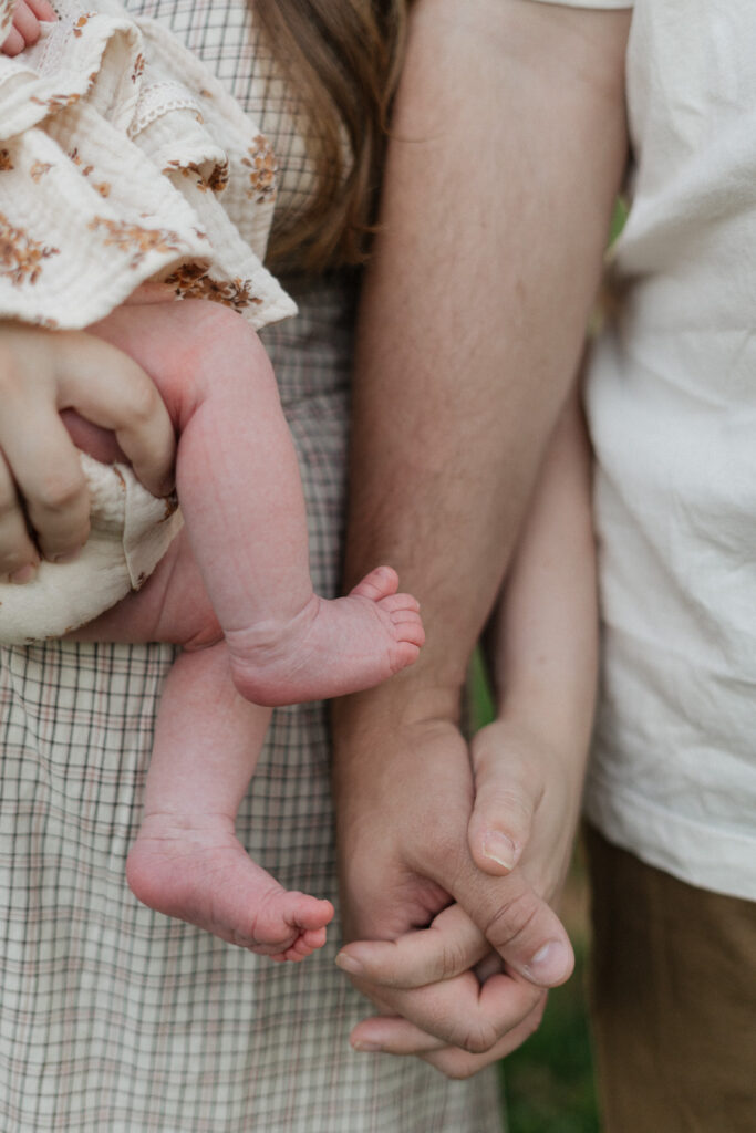 Lakeland family photographers newborn baby feet.jpg